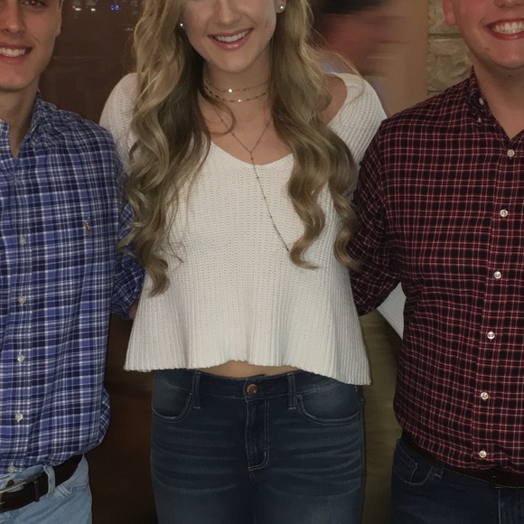 White Free People crop top with flowing sleeves. - Picture 2 of 3